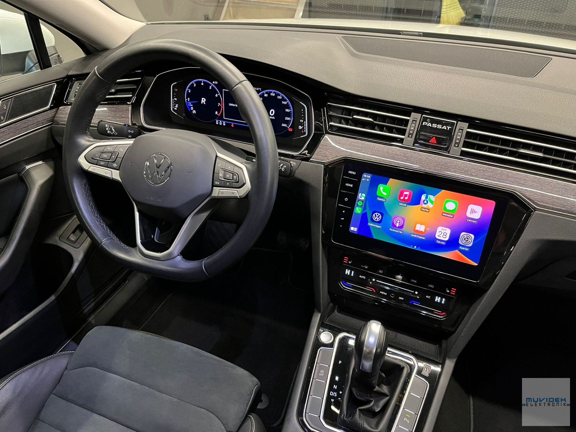 Volkswagen Passat B8 araçlar için MIB2.5 Navigasyon CarPlay Donanım Seti